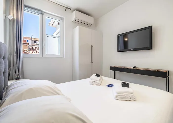 Charming Flat - Ac - 2br - 6p - * Cannes